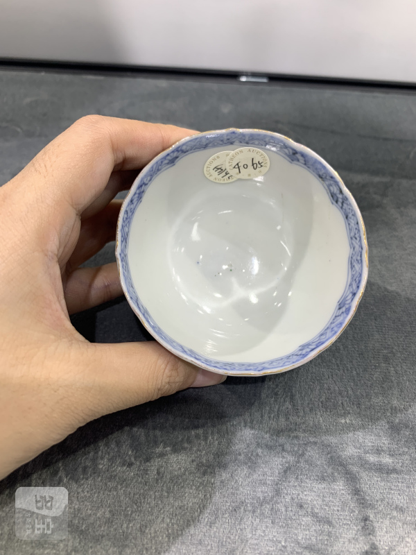 清乾隆青花留白开光粉彩莲花观音纹杯碟一套 - 图6